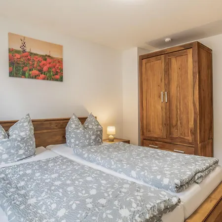 Apartment Max